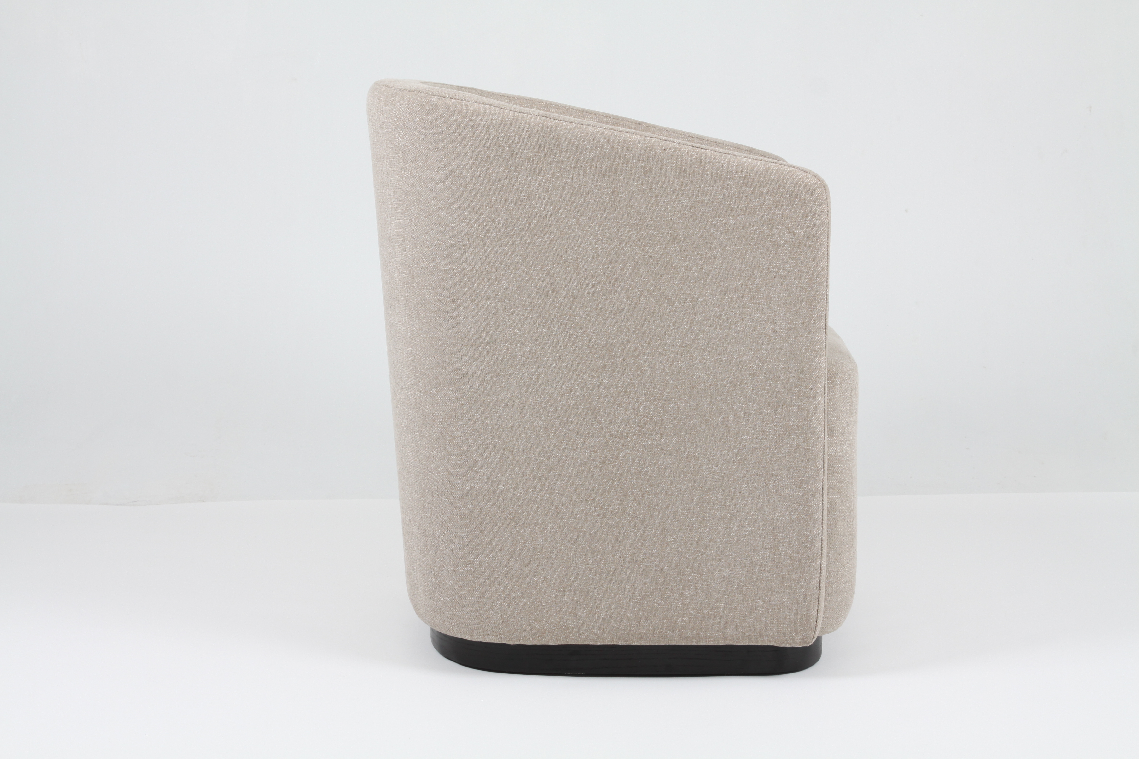 RJC-1097 Poltrona imbottita con struttura in legno dal design unico per mobili da soggiorno